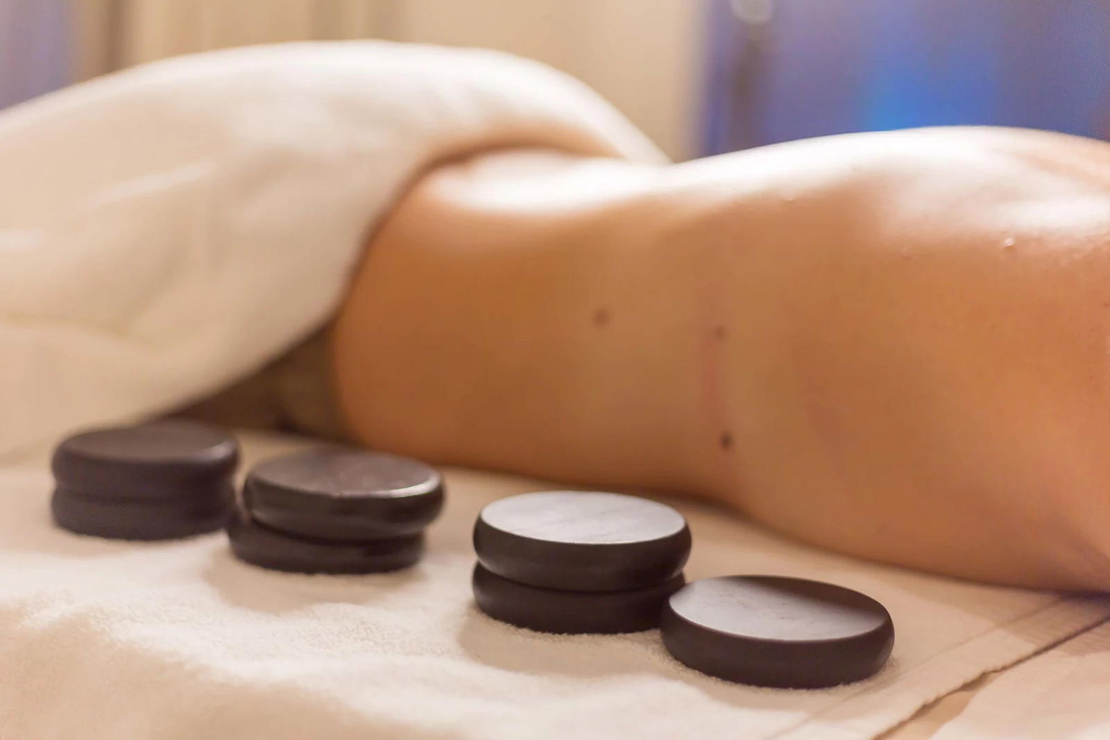 Hot Stone Massage in Bang Tao, Phuket at Namm Massage boutique studio
